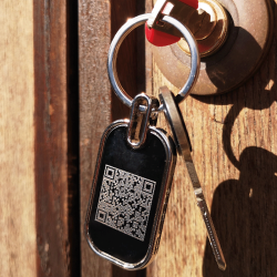 Schlüsselanhänger mit QR-Code zur Fundmeldung